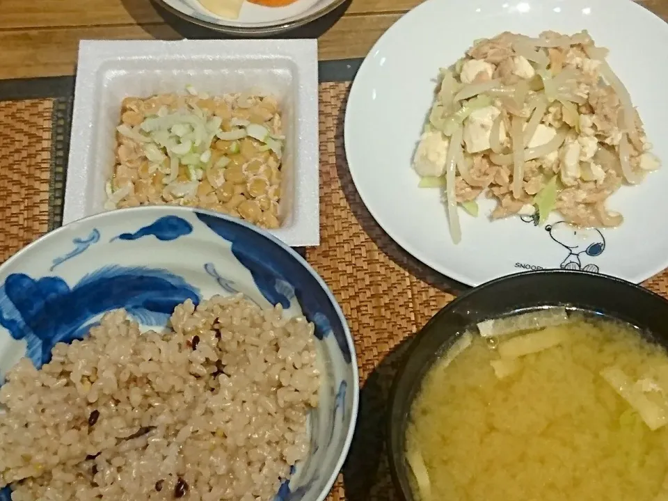 納豆&豆腐とツナの炒め物&キャベツの味噌汁|まぐろさん