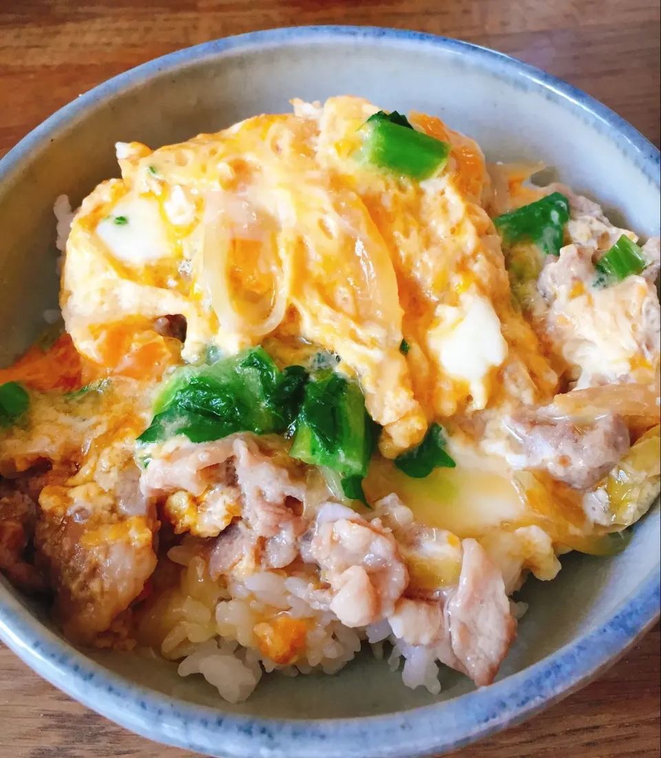 たまご豚丼🥚🐖いとこ丼？|ももこさん