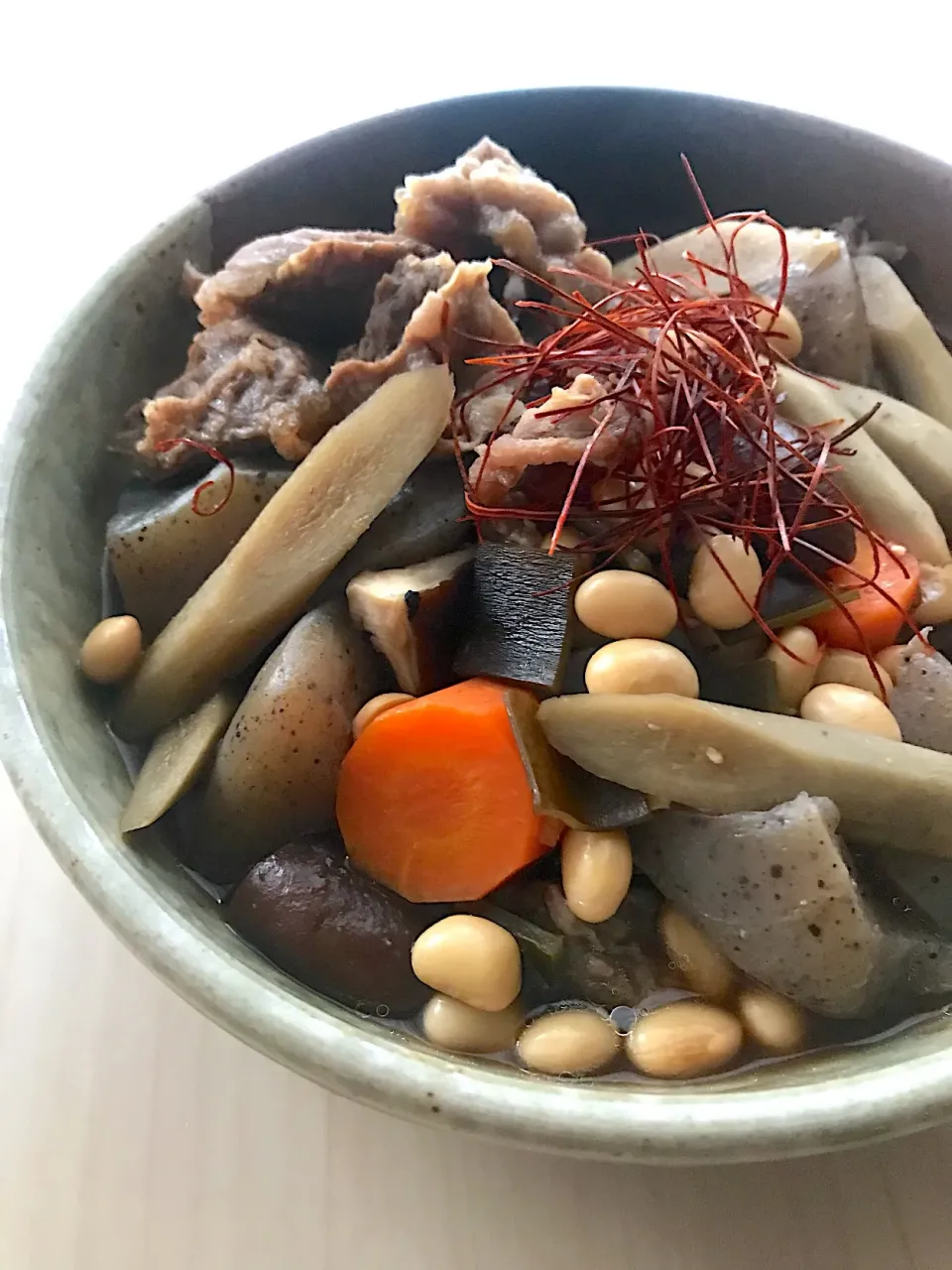 チョッパー＆ホヌさんの料理 🐽肉とお豆さんのおかず炒め〜〜😋😋
牛すじで作ったよ😄|とんちんさん