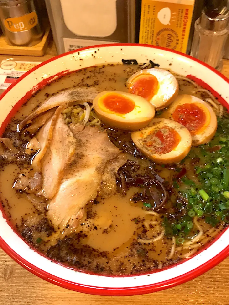 Snapdishの料理写真:黒亭ラーメン 熊本|ぴょんこさん