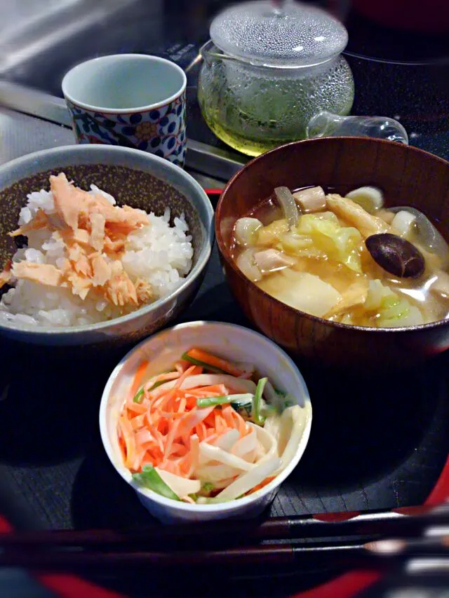 Snapdishの料理写真:お夕飯　ご飯とお味噌汁|みるくここあさん