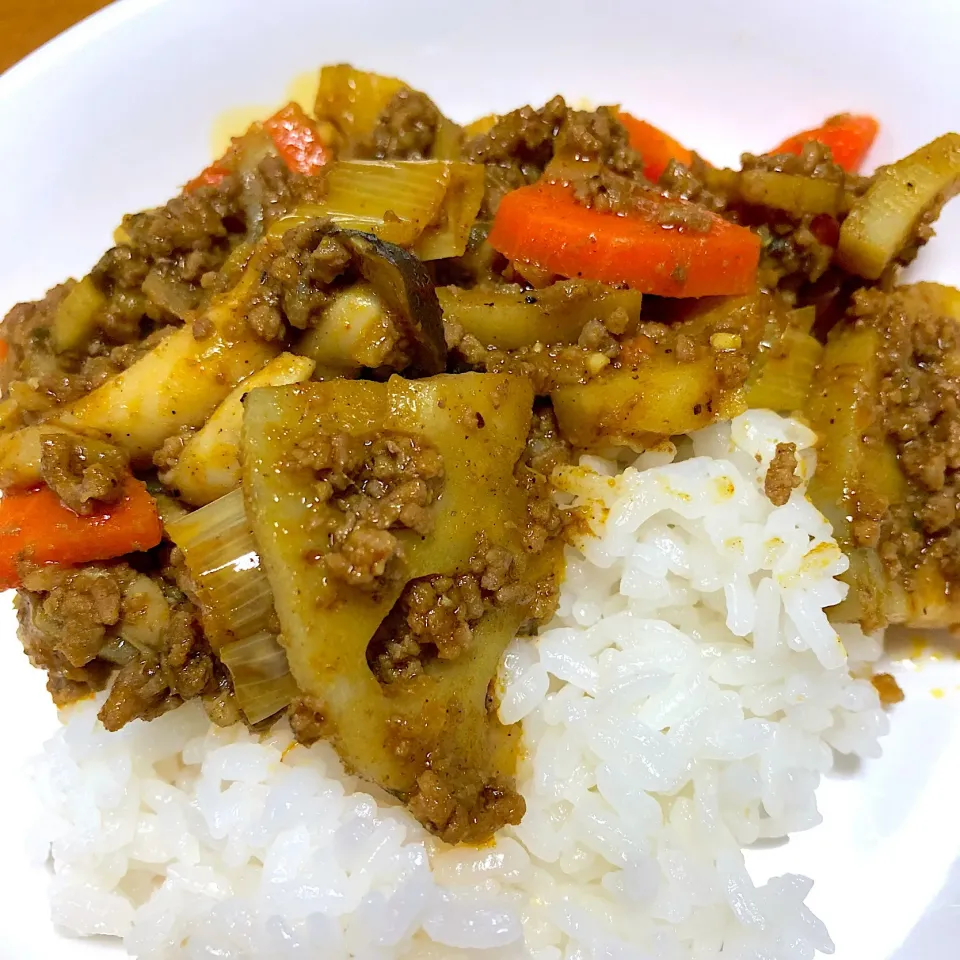 蓮根と挽き肉のドライカレー🍛|amikaさん