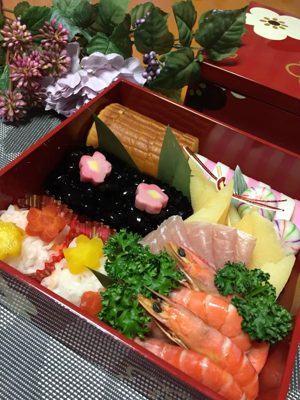 この、おせちを１２人分作りました〜〜🎍🎍🎍✨|ユミさん