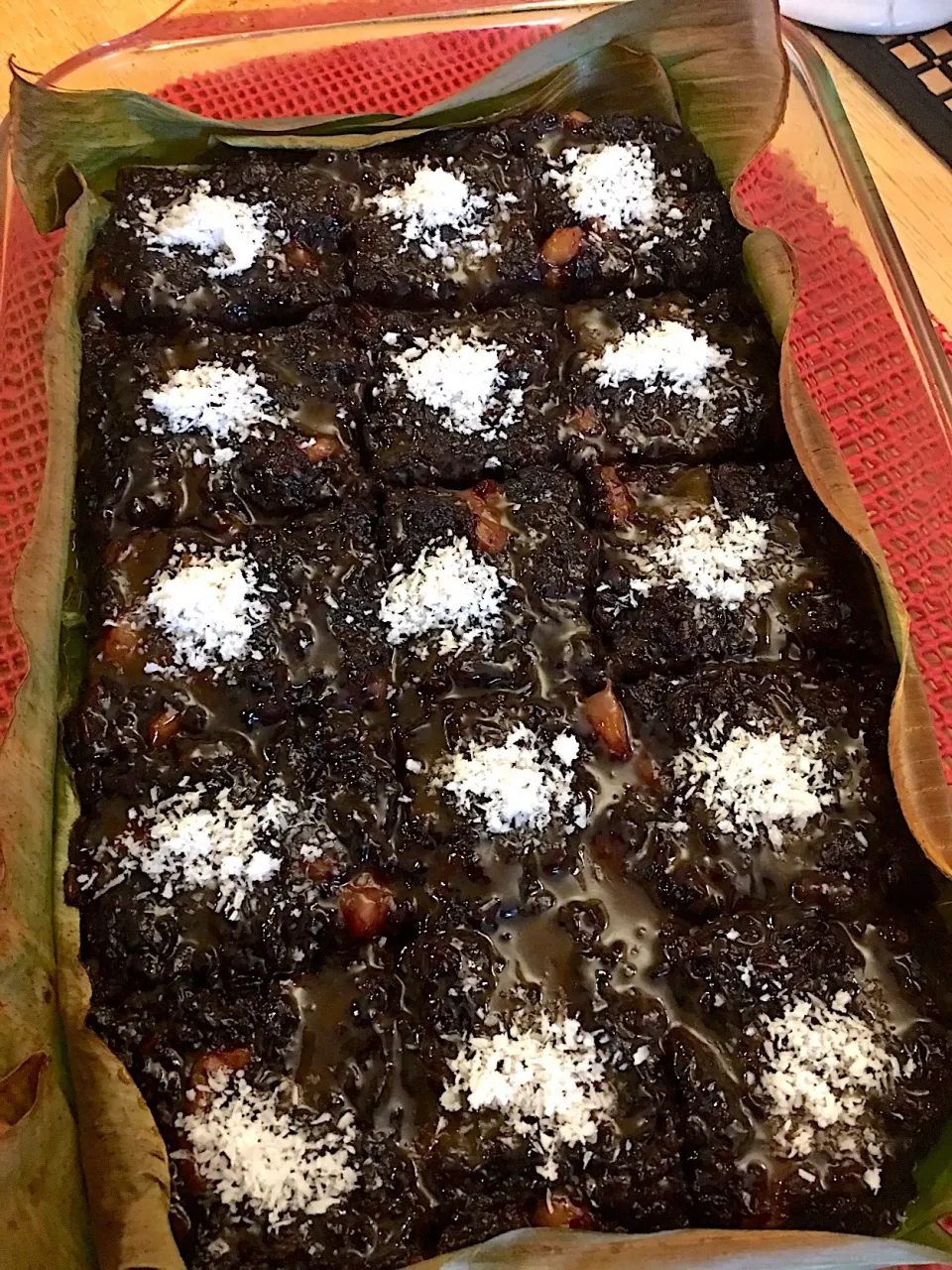 Sweet Black Rice Cake with cocojam topping & freshly grated coconut #biko #ricecakes|🌺IAnneさん