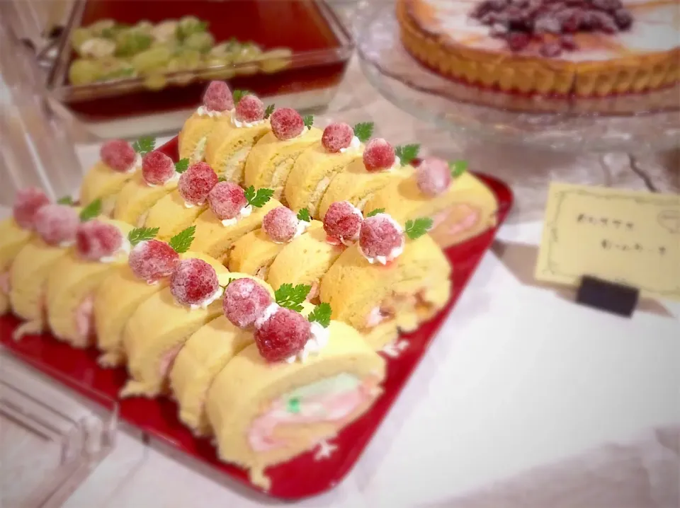 Christmas colored Swiss roll|cheesyさん