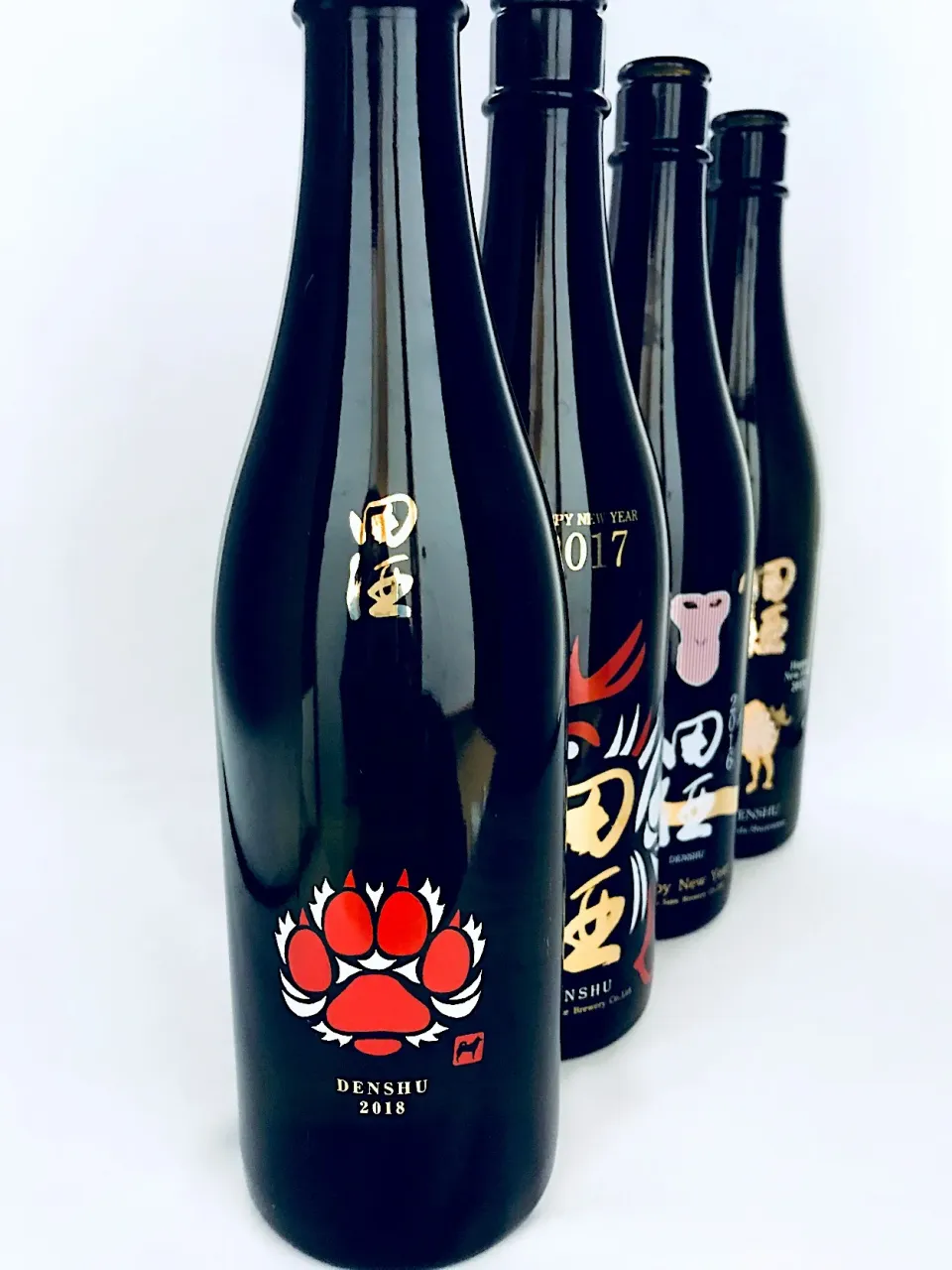 田酒   純米吟醸　生　干支ボトル　
 #日本酒 #新年 #あけましておめでとうございます #戌年|901さん