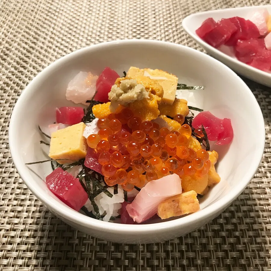 Snapdishの料理写真:バラちらし丼🌹|saoricocoさん