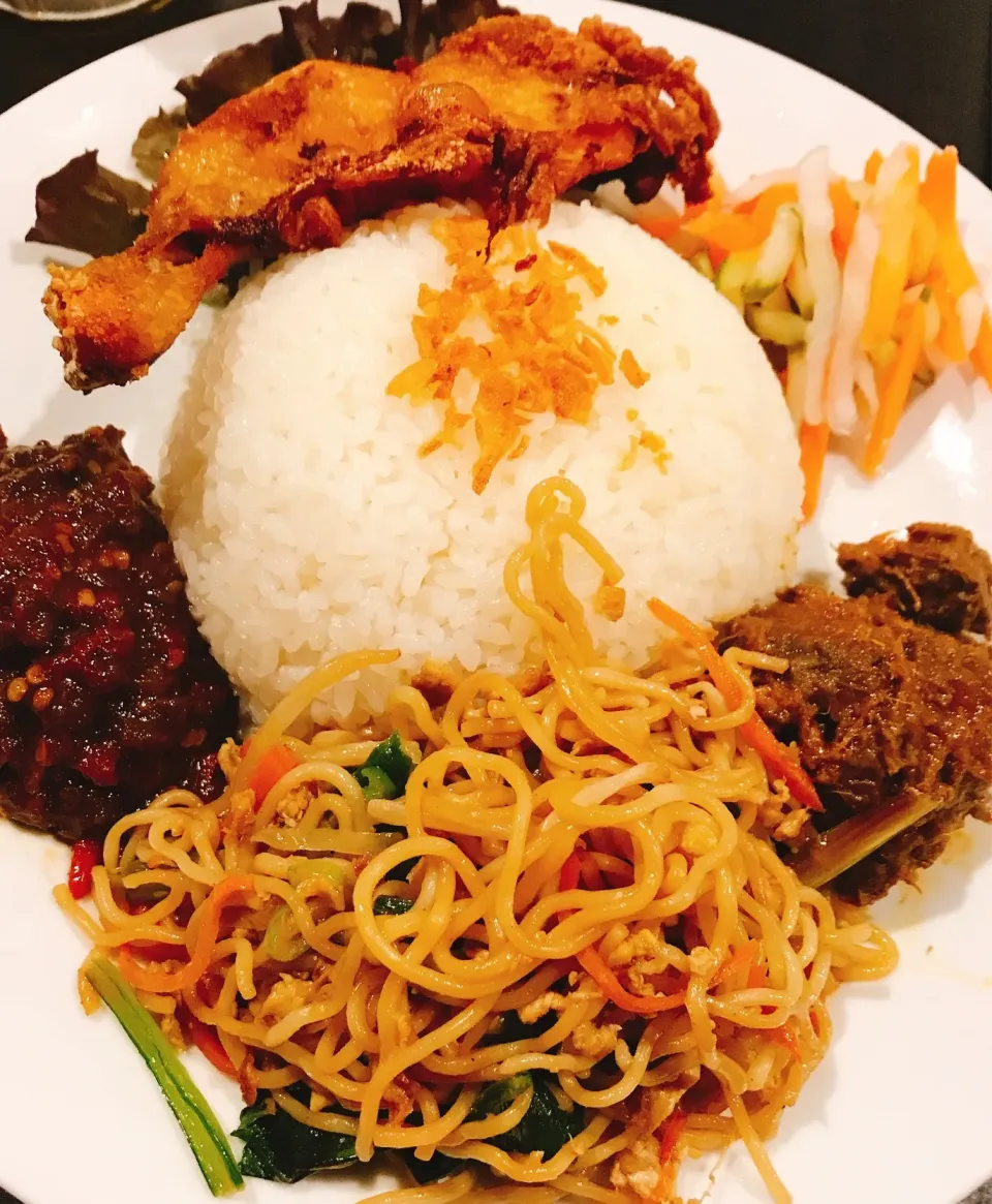 👉Indonesian food ナシチャンプル...👍|🌶Mamie🌶さん