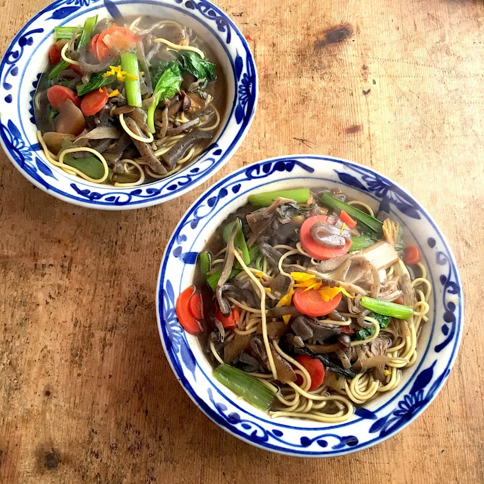 正月2日の昼ごはん‼︎
 #お昼ごはん  #昼ごはん  #lunch  #ランチ  #中華麺  #煮込みラーメン🍜  #残りものアレンジ   #残りもの  #ふたりごはん   #ふたりぐらし|Yoshinobu Nakagawaさん