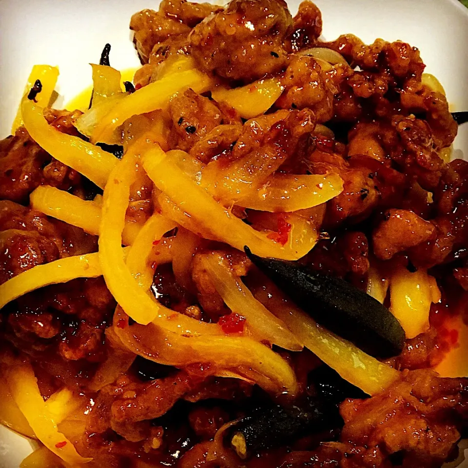 A little Chinese Cooking  Hot Chilli Fried Pork in Peppers,Onions Okra. With Steamed Rice #chefemanuel  #chinesefood #homecooking|Emanuel Hayashiさん