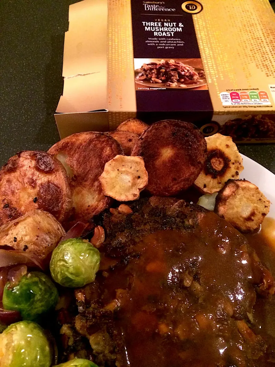 Sainsbury's vegan nut roast #veganuary|Nick Hiderさん