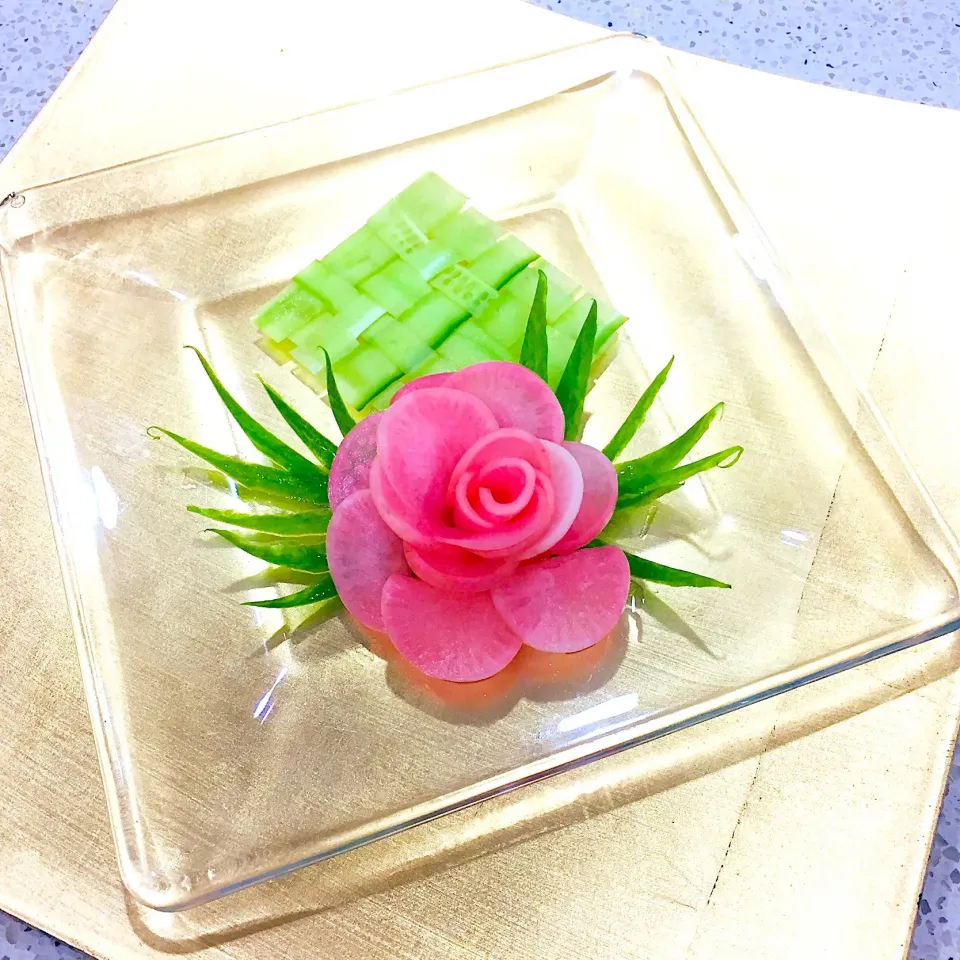 Snapdishの料理写真:大根とラディッシュの薔薇なます|Miyukiさん