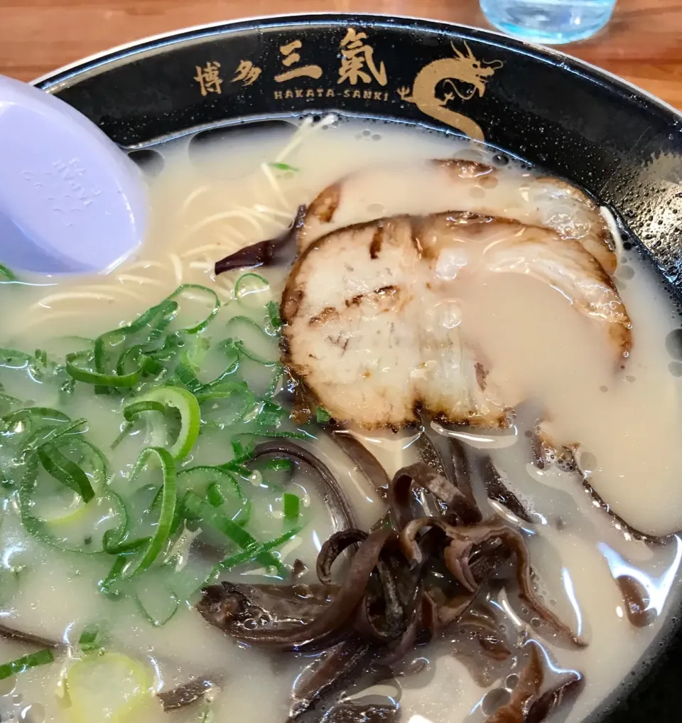 昼食。
博多三気にて。|織友さん