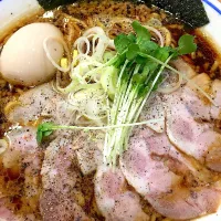 Snapdishの料理写真:醤油中華そば
新大阪駅 なにわ大食堂 麺やマルショウ|Makiko  Yoshimuraさん