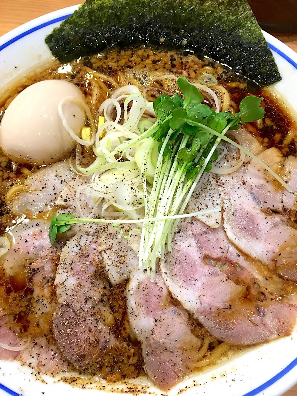 Snapdishの料理写真:醤油中華そば
新大阪駅 なにわ大食堂 麺やマルショウ|Makiko  Yoshimuraさん