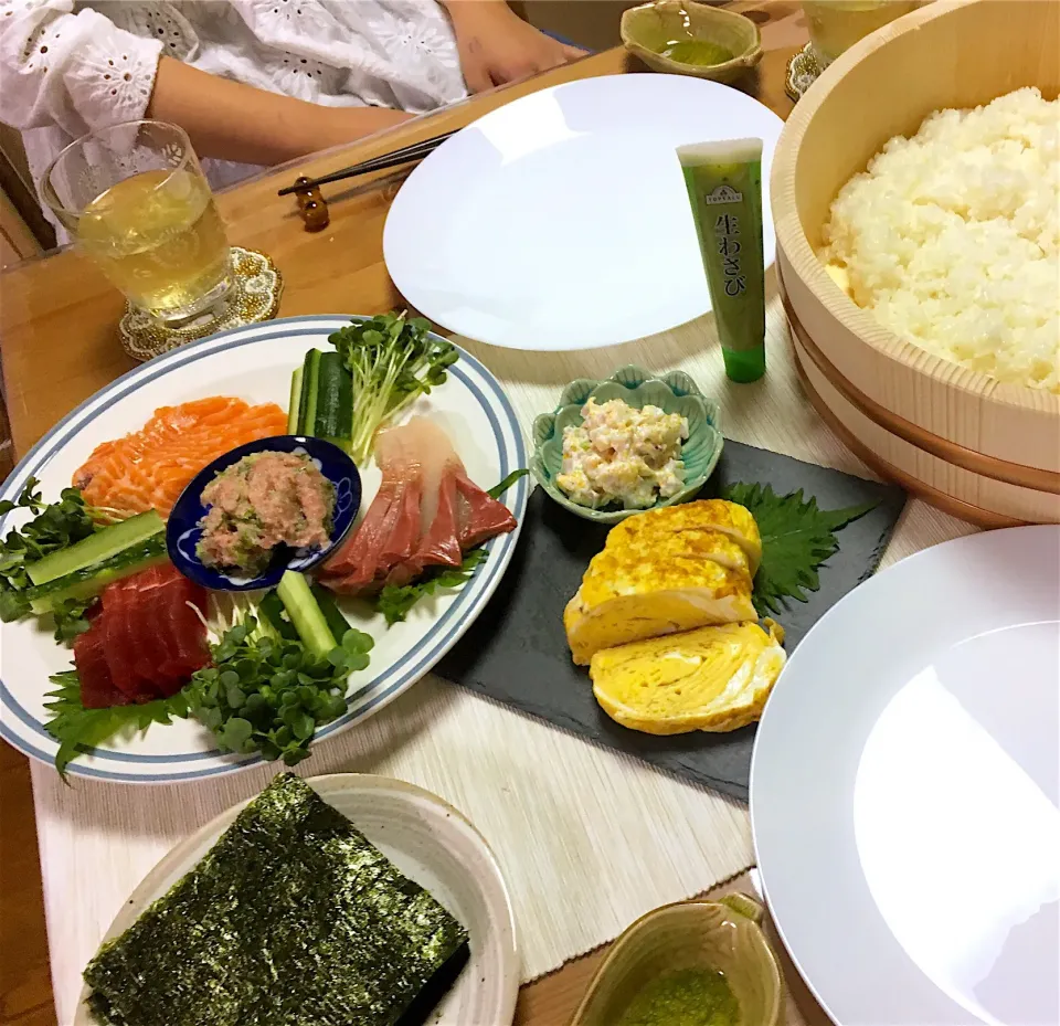 Snapdishの料理写真:手巻き寿司パーティー♫|まちゃさん