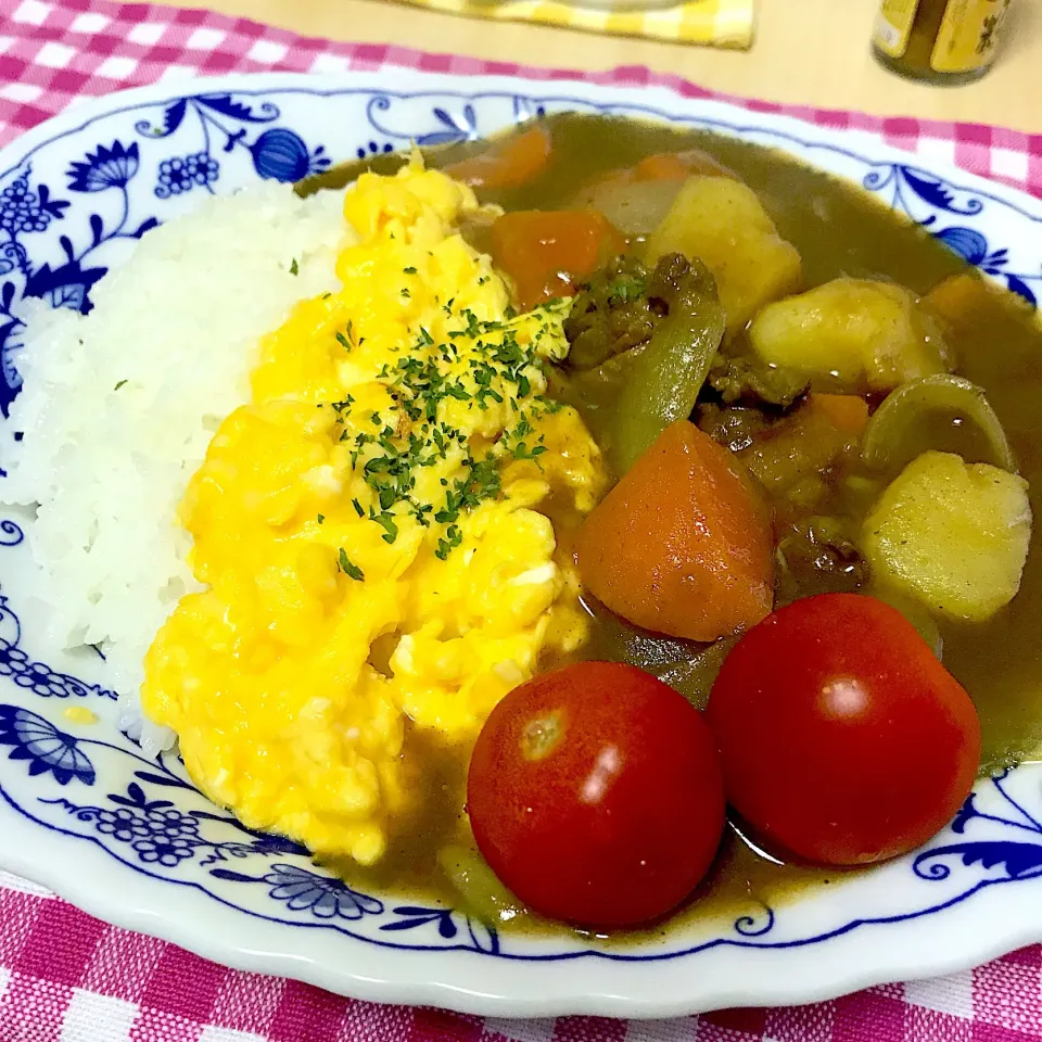 チーズオムカレーライス🍛🧀🍳|ペンクックさん