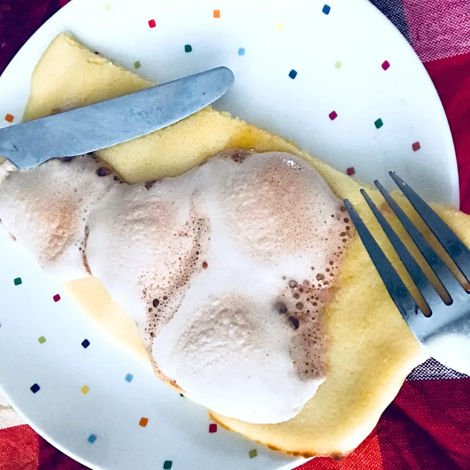 Snapdishの料理写真:マシュマロ乗せケーキ？|あおいさん