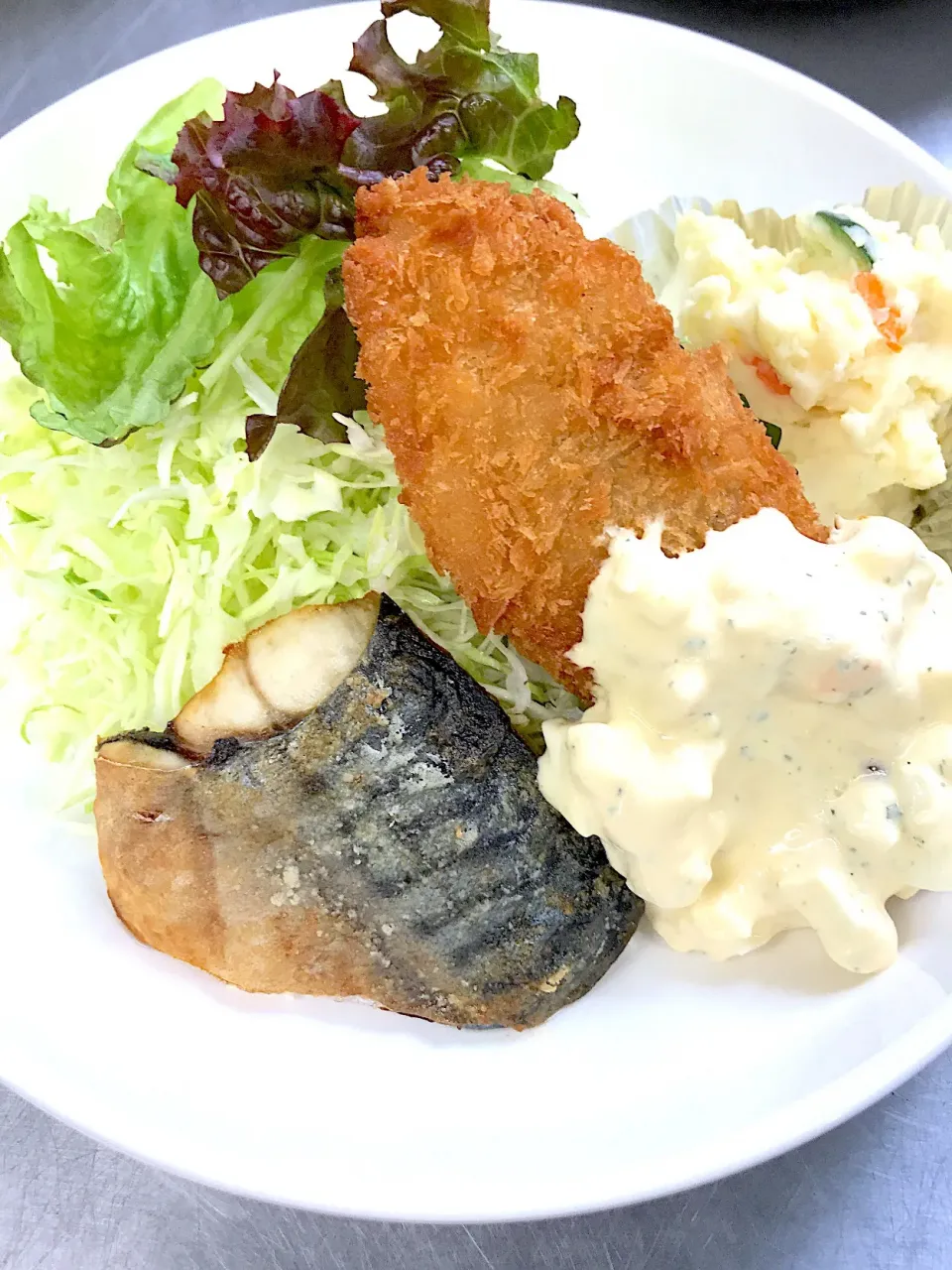 鯖のソテーと白身魚フライ|学食おばちゃんさん