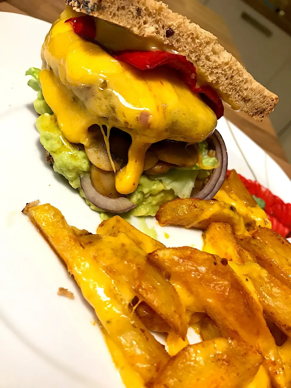 Snapdishの料理写真:#blackbeanburger #cheddar #cheesefries #vegetarian|impro cookさん