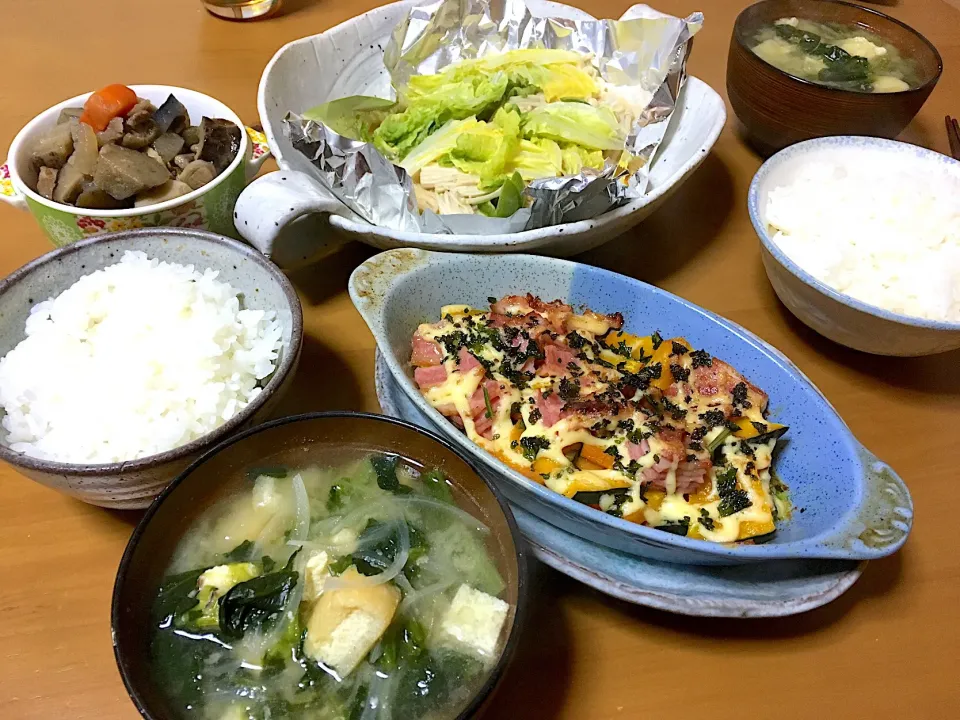 昨日の晩ゴハン(▰˘◡˘▰)

サワラと野菜の味噌ホイル焼き
カボチャとベーコンのマヨグラタン
ほうれん草と油揚げのお味噌汁
がめ煮の残り
ご飯🍚|さくたえさん