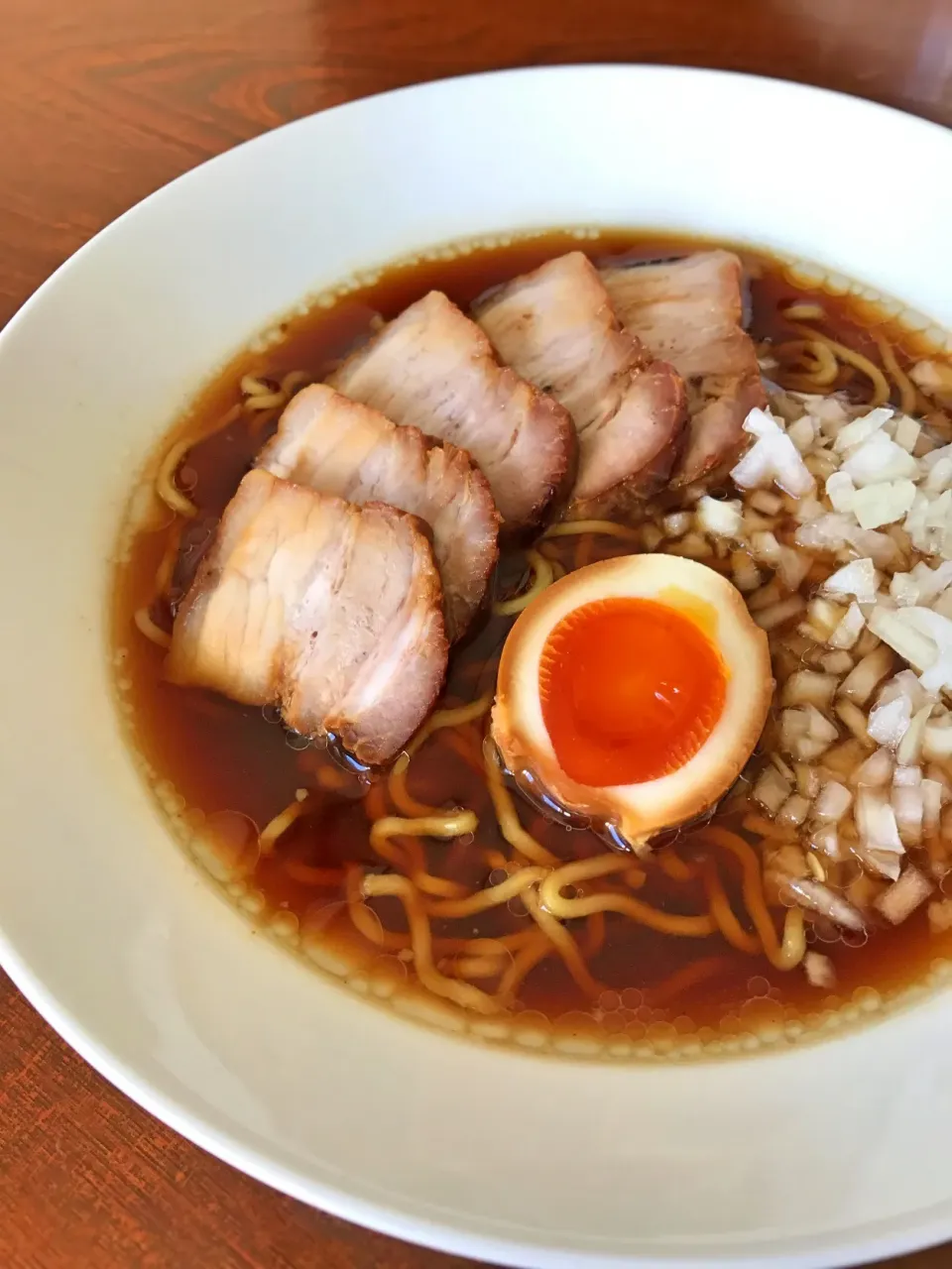 ボンバーさんの焼きブヒィブヒィ🐷で、竹岡式ラーメン🍜|アッチさん