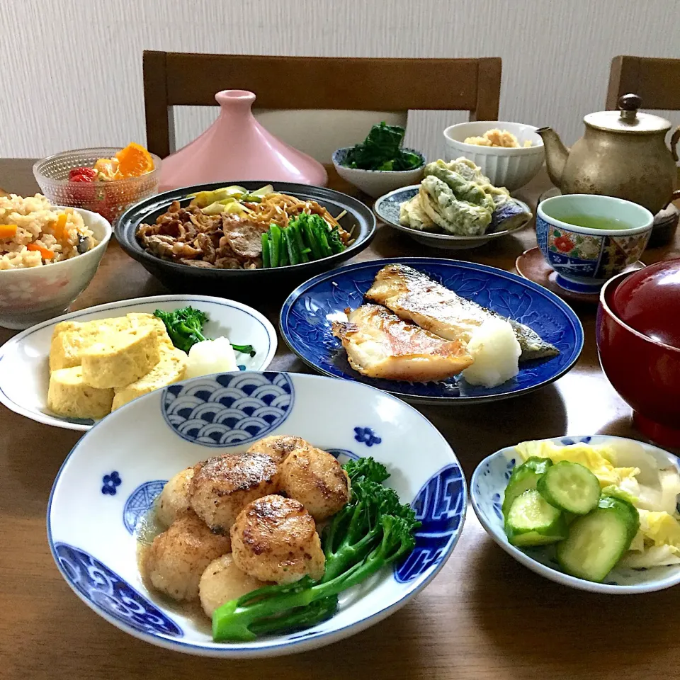 Snapdishの料理写真:ホタテの炊き込みご飯、ホタテのバター焼き、豚肉のすき焼き風、出し巻き卵、銀鱈と金目の西京漬焼き、てんぷら #おうちごはん|ゆかりさん