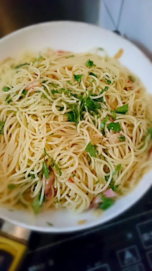 bacon garlic pasta with anchovy|Tycel Gonzalesさん