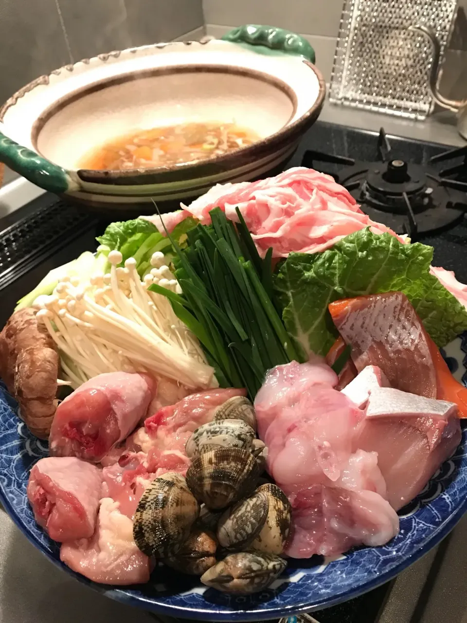 Snapdishの料理写真:寄せ鍋🍲|koji toyodaさん