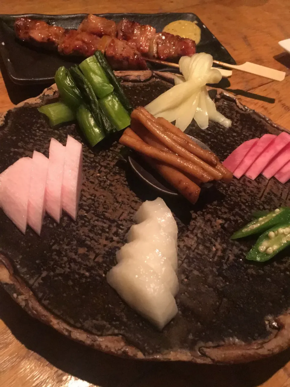 Snapdishの料理写真:漬物7点盛り
室蘭やきとり|Miekoさん