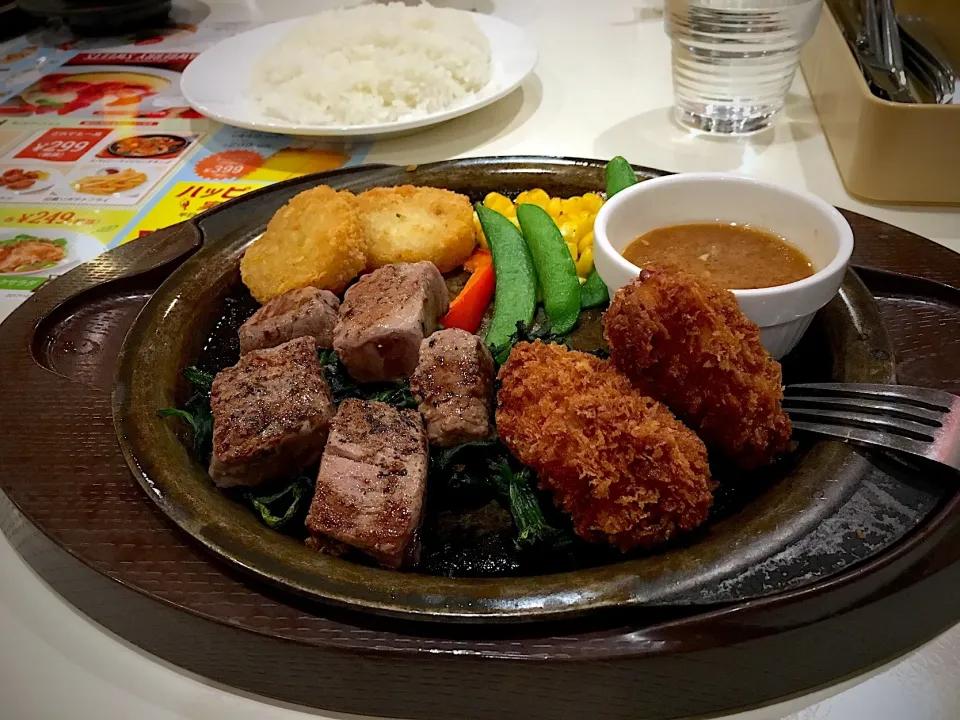 イチボのカットステーキ&カキフライ🍴|くっきいさん