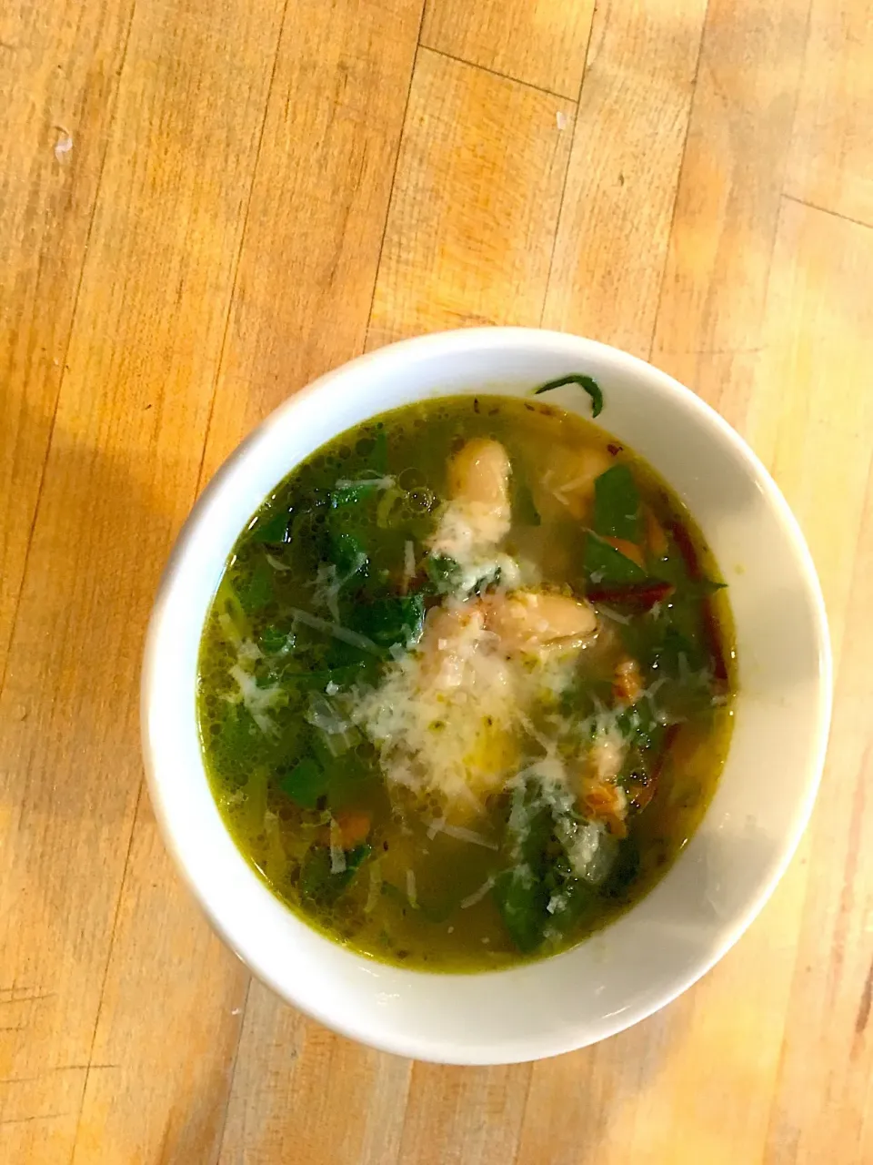 Snapdishの料理写真:Okay. Okay. Time to start eating healthy. White bean and Swiss chard soup. Good and good for you.|emilyDeSantoさん