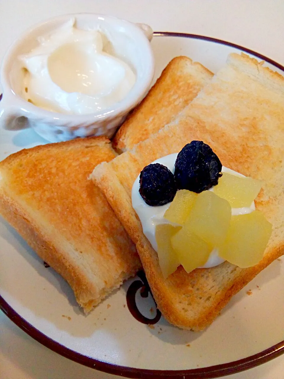 モニターで頂いた糀甘酒でクリームチーズディップ♡

ほんのり糀の風味と甘さがクリームチーズにベストマッチ(๑´ڡ`๑)
ご馳走さまでした(^^)

 #糀甘酒 #トースト #ディップ|しほさん