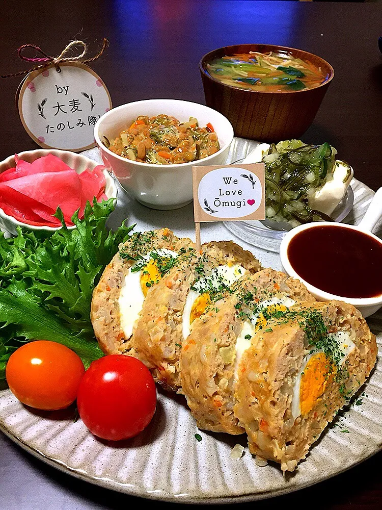 ⭐️もち麦入りミートローフ
⭐️わさび昆布冷奴
⭐️めかぶ納豆
⭐️紅大根の甘酢漬け
⭐️小松菜と人参の味噌汁|よっちぃさん