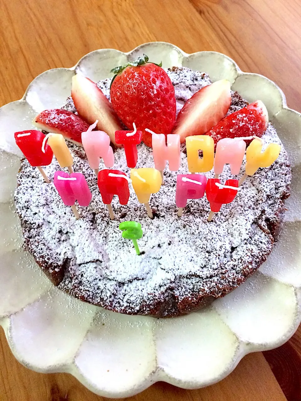 Snapdishの料理写真:3歳お誕生日♡バースデーケーキ（ガトーショコラ）|momosakuさん