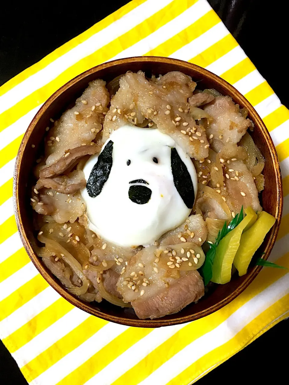 Snapdishの料理写真:豚スタミナ丼弁当

真ん中の温玉はスヌーピーをイメージじゃなくて普通の犬のつもりだった











村山久留米|にゃおさん