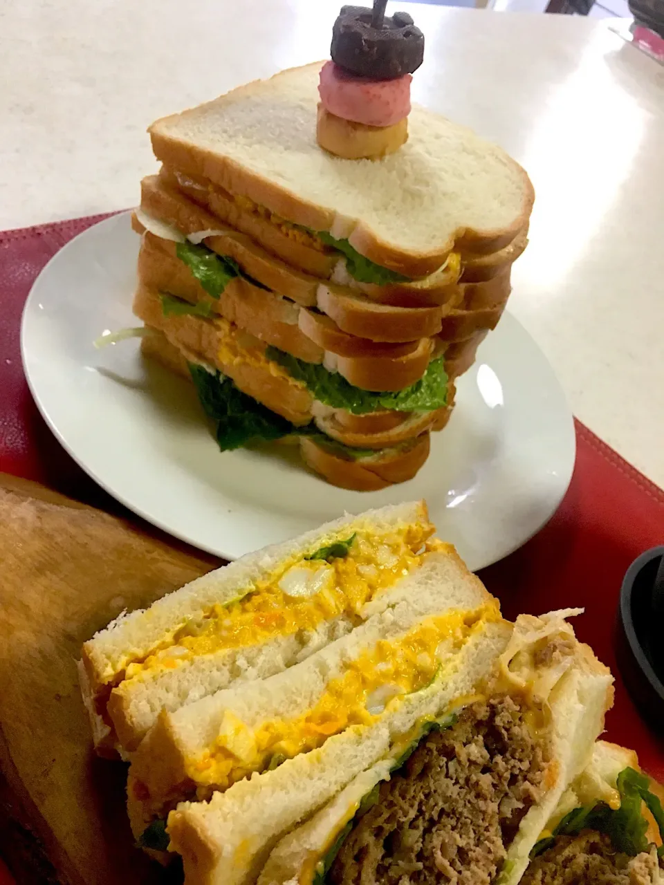 🥪サンドウィッチ🥪昨晩作ったハンバーグが残ったので🥪に変身🥪|☆aikon☆さん