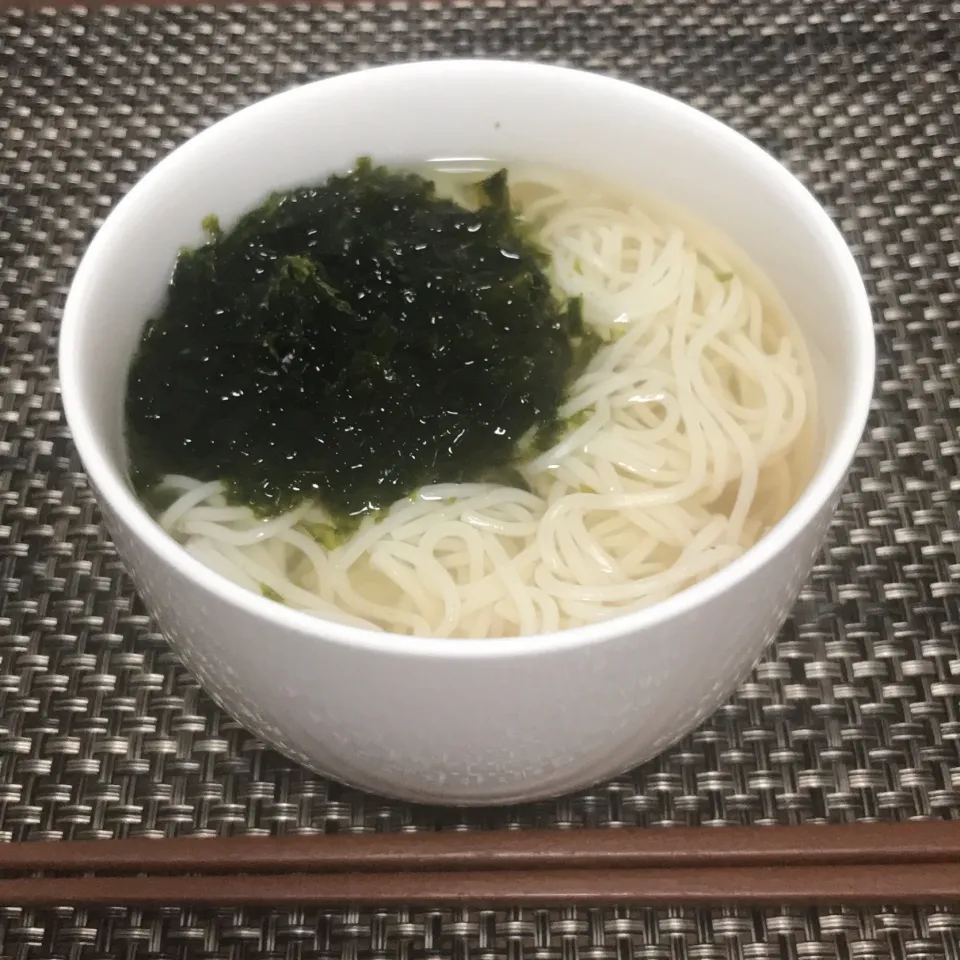 アオサ入り白石温麺
 #晩ごはん  #単身赴任飯|Koichi GOGOさん