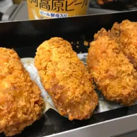 Snapdishの料理写真:新幹線こまちにて、わが家のバルはじまる！牡蠣フライ(eashion)
#牡蠣フライ#新幹線こまち#バル#eashion