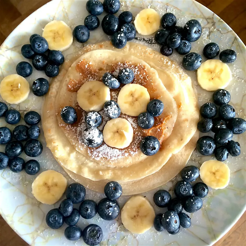 Snapdishの料理写真:Vegan crêpes 😍😋🍌|MissYumYumさん