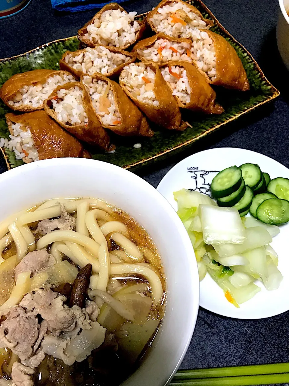 温キノコ豚カブうどん、五目いなり、白菜キュウリ浅漬け|ms903さん