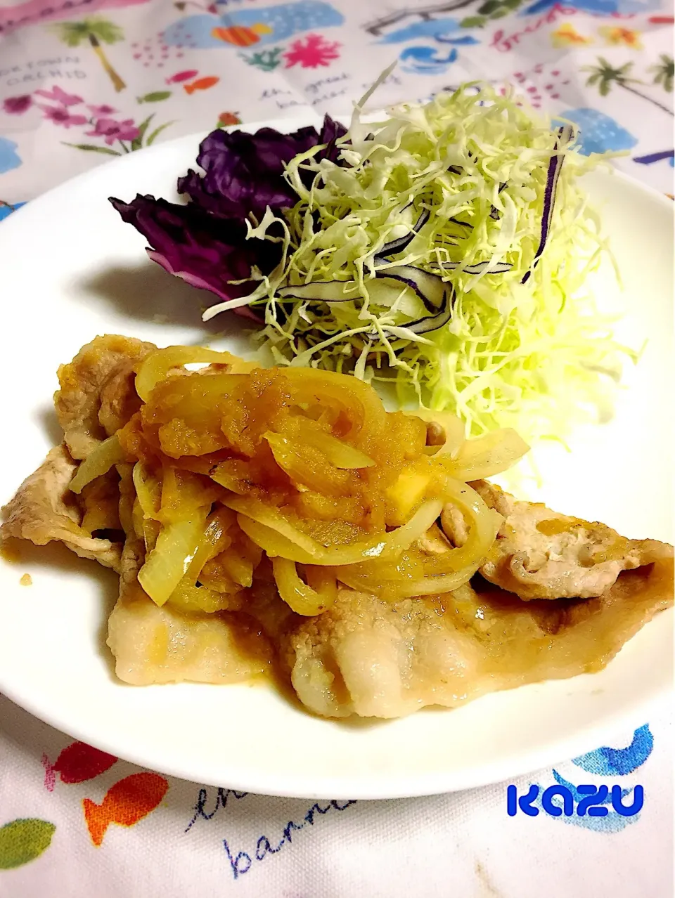 Snapdishの料理写真:りんごでさわやか　豚のしょうが焼き | Happy Recipe（ヤマサ醤油のレシピサイト）|かずきっちんさん