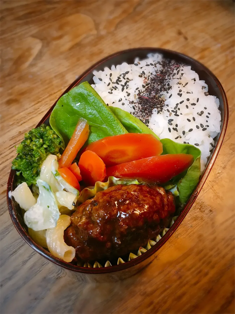 今日のお弁当
・ハンバーグ
・金時人参の甘煮
・マカロニサラダ|akiさん