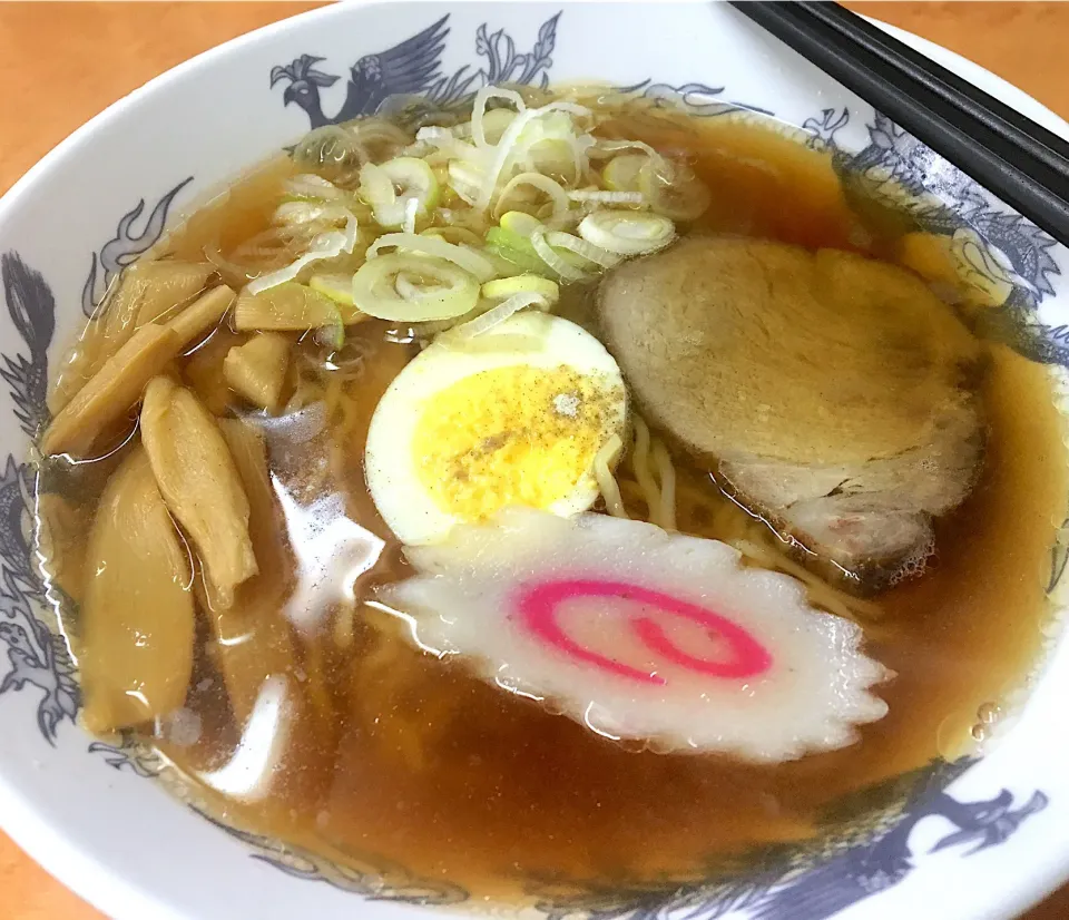 朝ごはん☀️🍴 ラーメン🍜 立ち食いながらなかなかにうまい！ たまに食べてしまう！ #高崎駅#たかべん #立ち食いそば #ラーメン|ぽんたさん