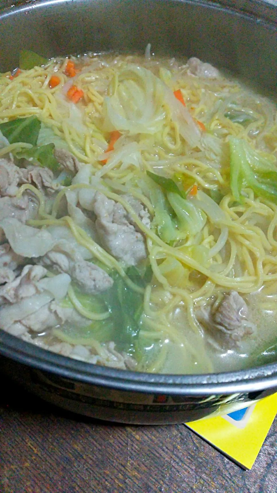 煮込みラーメン🍜
今日は寒すぎる😱|naokiさん