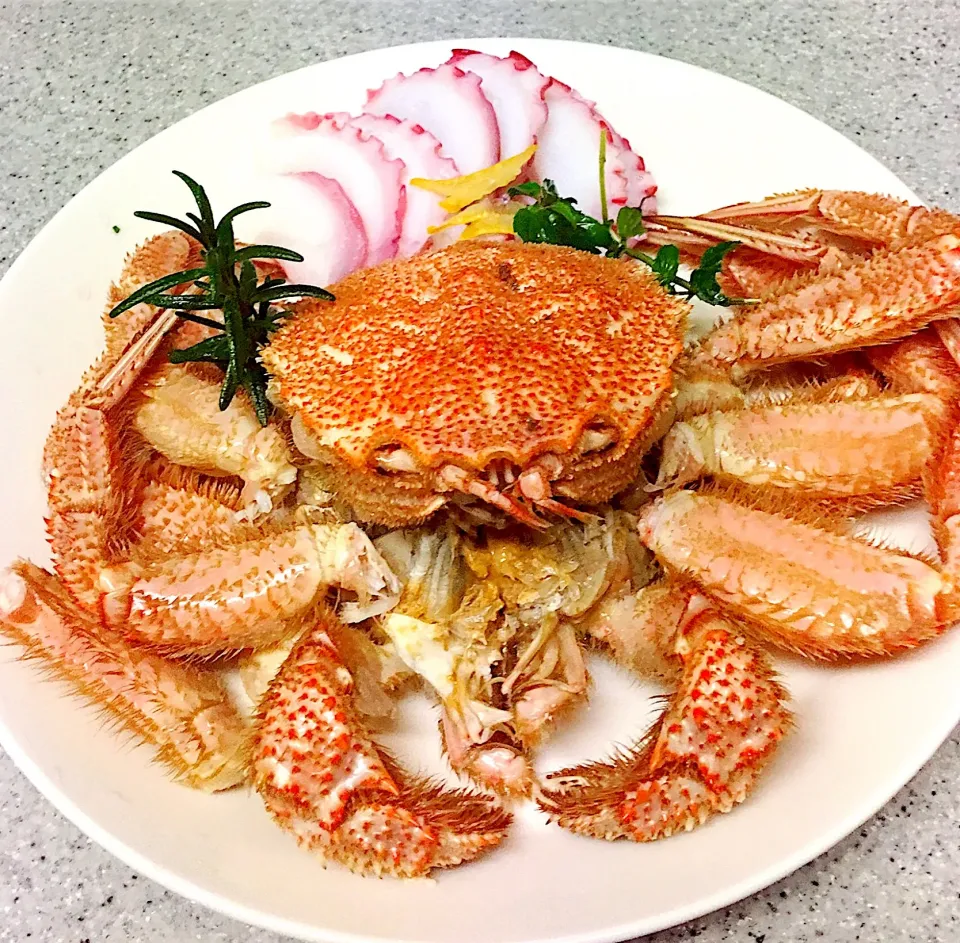 #毛蟹&タコ刺身🦀🐙|Satomi Sakaueさん