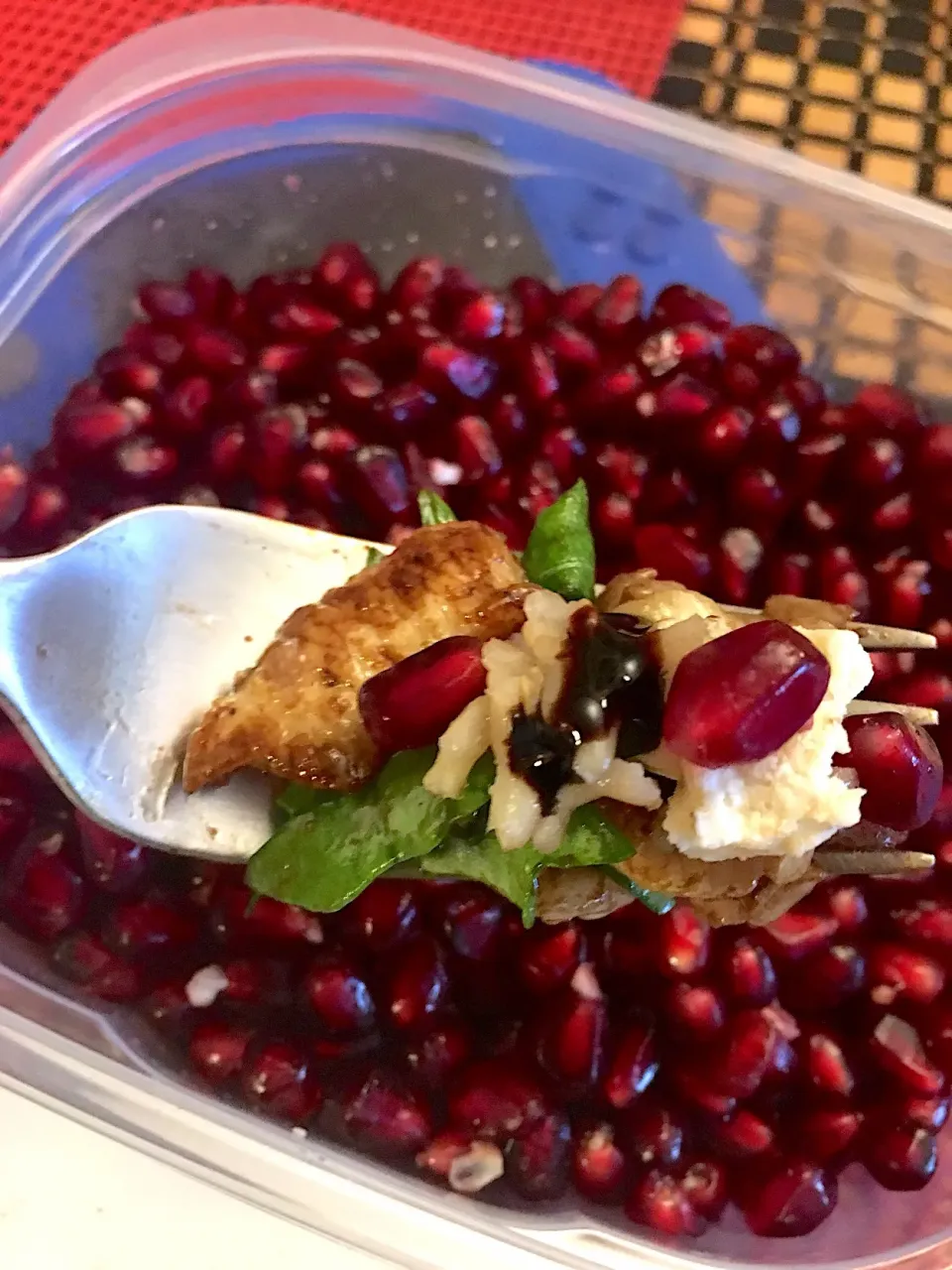 Balsamic arugula walnut pomegranate salad  #pomegranate  #arugula  #balsamicglaze #cambozolacheese|🌺IAnneさん