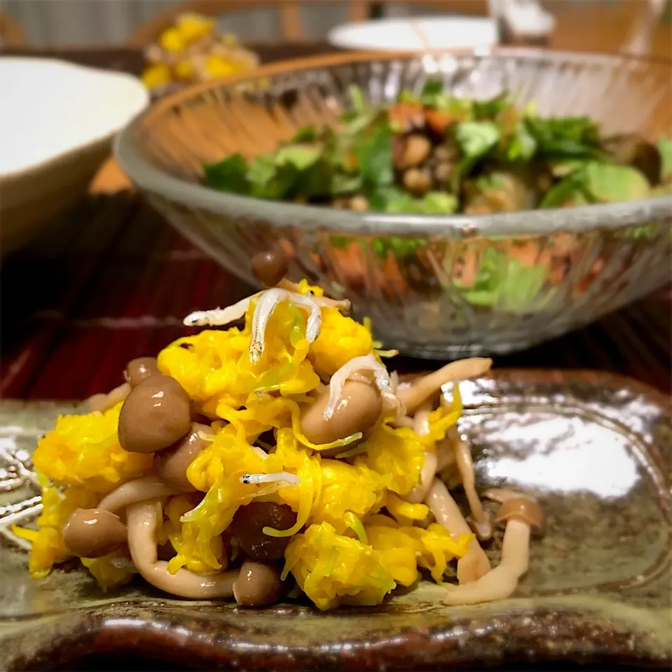 菊の花としめじとしらすのおひたし|むぎこさん