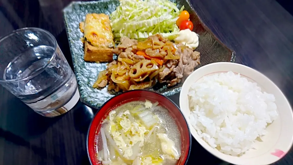 ご飯、中華スープ、豚のしょうが焼き、厚揚げのシソチーズ焼き|サトリさん