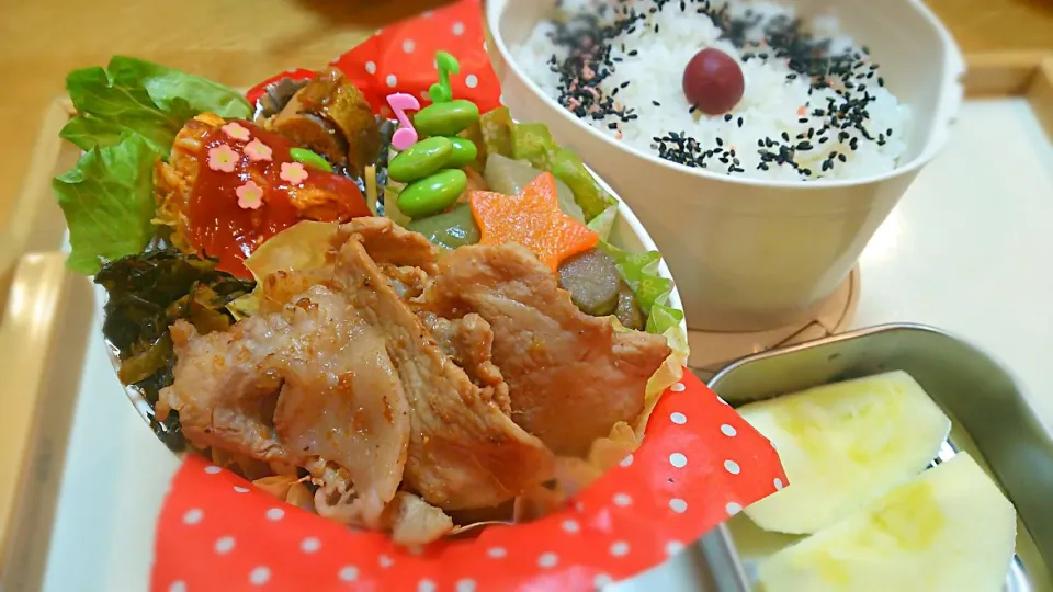 父ちゃんの今日のサラメシ
柚子味噌香るしょうが焼き弁当
 #鮎甘露煮 #おでん #スパオムレツ #柚子味噌香るしょうが焼き|Naomi Furuyaさん